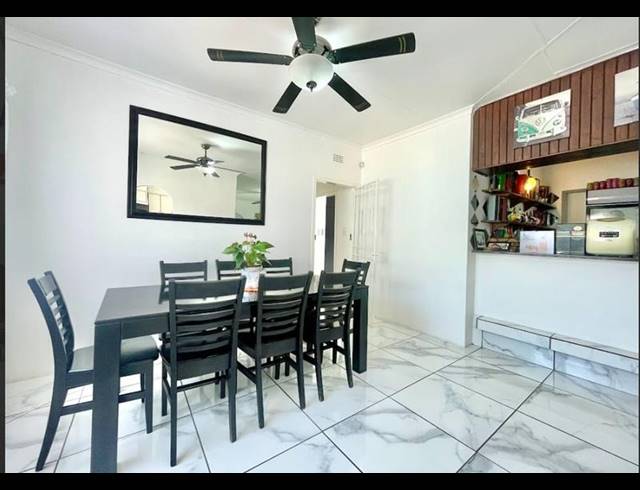 6 BEDROOM HOUSE FOR SALE IN MULBARTON